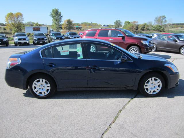 2011 Nissan Altima Pickupslt Quad Cab SWB 4WD 4x4 Truck