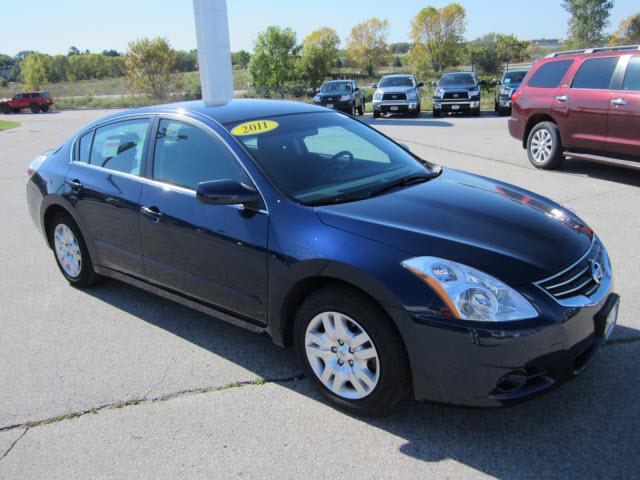 2011 Nissan Altima Pickupslt Quad Cab SWB 4WD 4x4 Truck