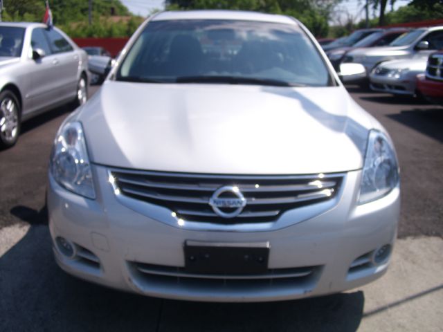 2011 Nissan Altima SLT Quad Cab 2WD