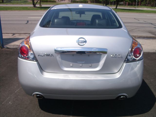 2011 Nissan Altima SLT Quad Cab 2WD