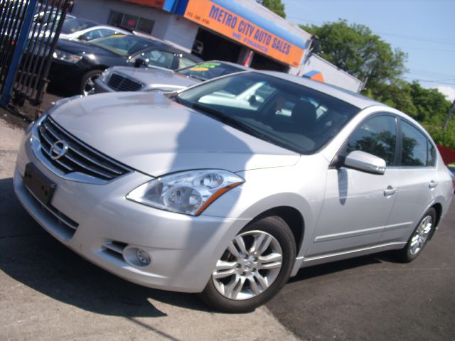 2011 Nissan Altima SLT Quad Cab 2WD