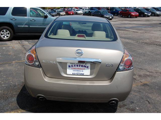 2011 Nissan Altima Pickupslt Quad Cab SWB 4WD 4x4 Truck