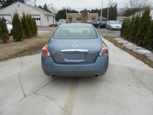 2011 Nissan Altima Pickupslt Quad Cab SWB 4WD 4x4 Truck