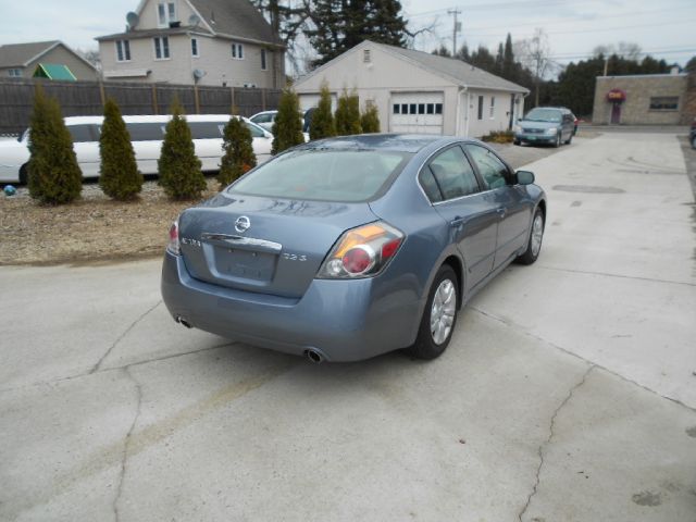 2011 Nissan Altima Pickupslt Quad Cab SWB 4WD 4x4 Truck