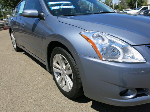 2011 Nissan Altima 4WD Reg Cab 133