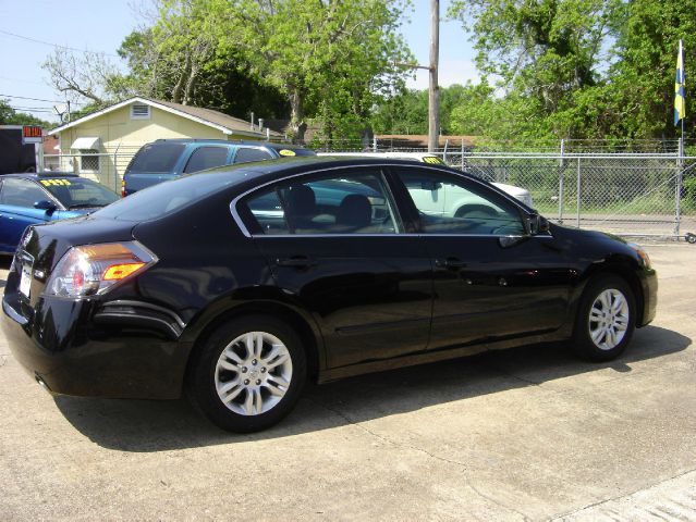 2011 Nissan Altima 2WD Crew Cab 140.5 Laramie