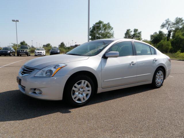 2011 Nissan Altima Pickupslt Quad Cab SWB 4WD 4x4 Truck