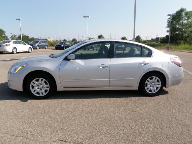 2011 Nissan Altima Pickupslt Quad Cab SWB 4WD 4x4 Truck