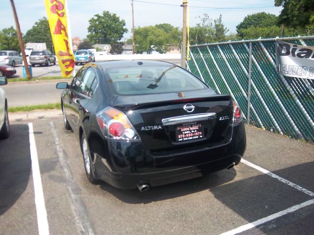 2011 Nissan Altima SLT Quad Cab 2WD