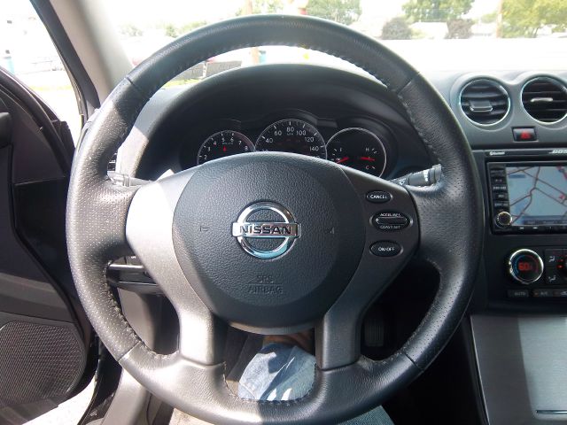 2011 Nissan Altima SLT Quad Cab 2WD