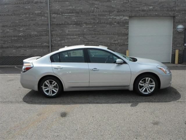 2012 Nissan Altima 4WD Reg Cab 133