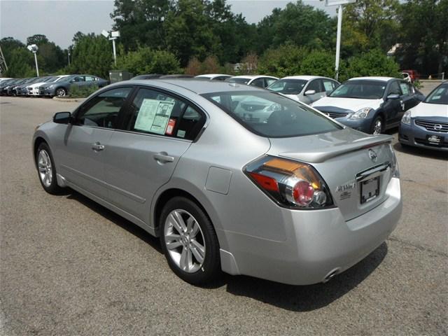 2012 Nissan Altima 4WD Reg Cab 133