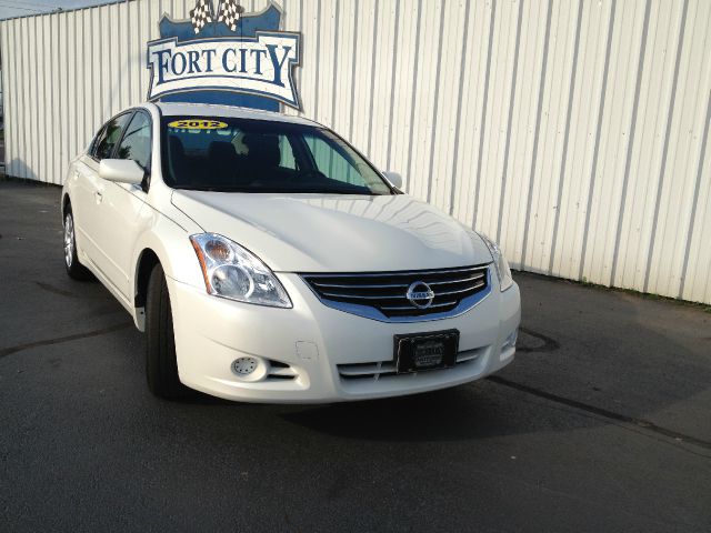 2012 Nissan Altima Pickupslt Quad Cab SWB 4WD 4x4 Truck