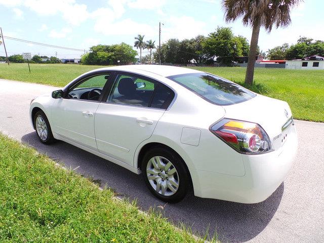 2012 Nissan Altima Quad-short-slt-6.7l Diesel-4wd-cd Player