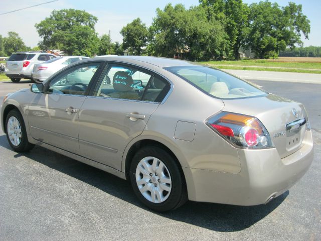 2012 Nissan Altima 2WD Crew Cab 140.5 Laramie