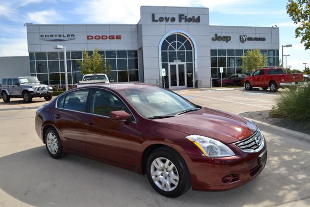 2012 Nissan Altima SLT Pickup 2D 6 1/4 Ft