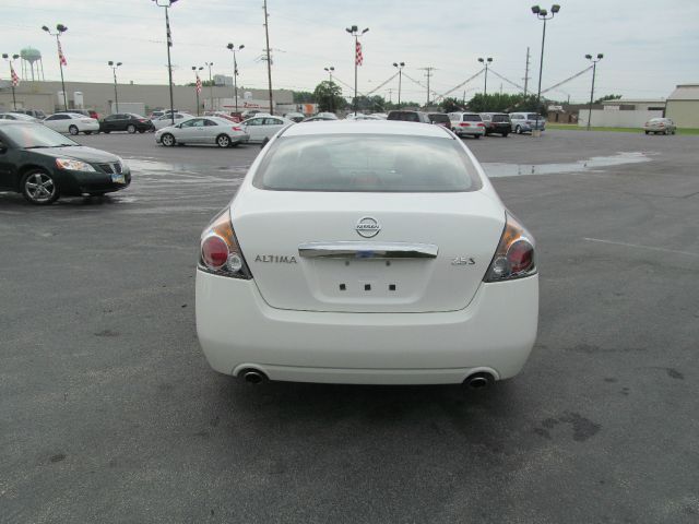 2012 Nissan Altima Pickupslt Quad Cab SWB 4WD 4x4 Truck