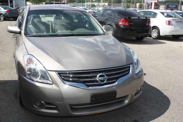 2012 Nissan Altima Pickupslt Quad Cab SWB 4WD 4x4 Truck