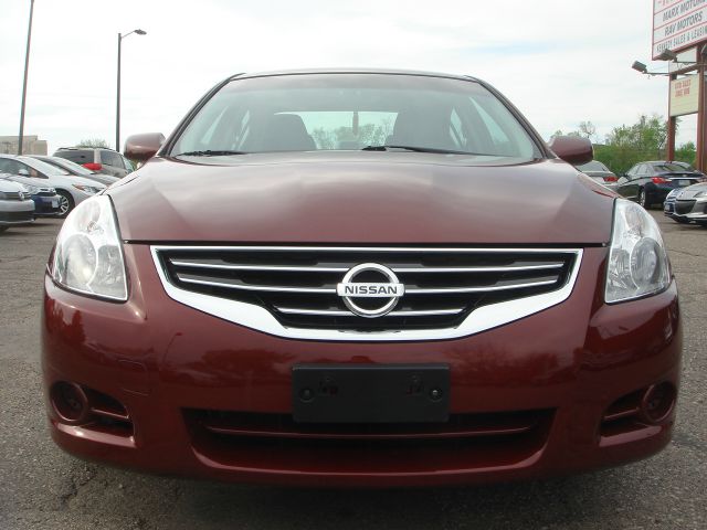 2012 Nissan Altima LS NICE