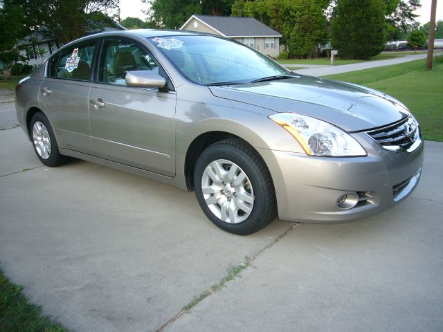 2012 Nissan Altima Pickupslt Quad Cab SWB 4WD 4x4 Truck