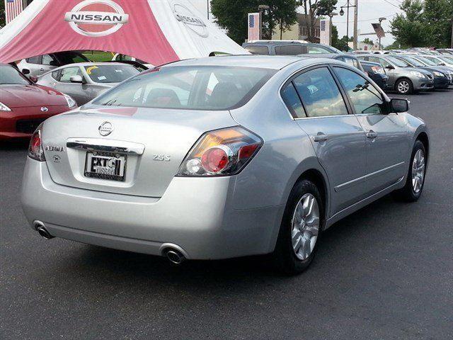 2012 Nissan Altima ST Pickup 4D 5 1/2 Ft