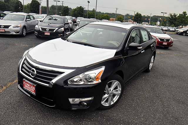 2013 Nissan Altima Crew-short-slt-classic-6.6l Diesel-4wd-1 Owner