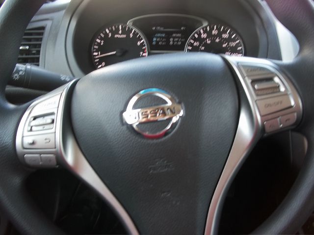 2013 Nissan Altima Pickupslt Quad Cab SWB 4WD 4x4 Truck