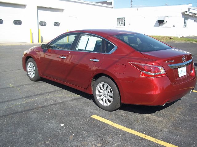 2013 Nissan Altima Pickupslt Quad Cab SWB 4WD 4x4 Truck