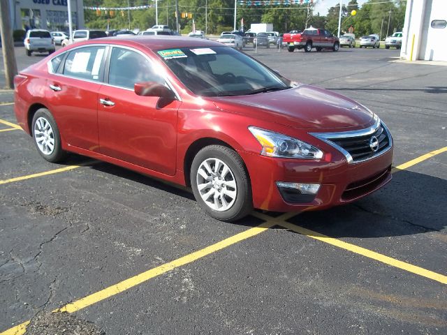 2013 Nissan Altima Pickupslt Quad Cab SWB 4WD 4x4 Truck