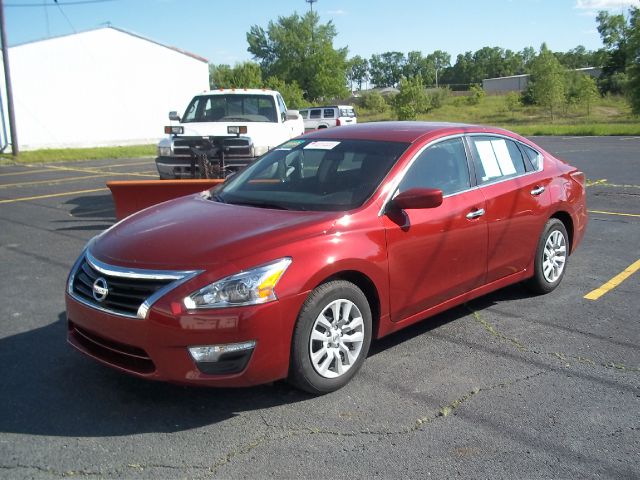 2013 Nissan Altima Pickupslt Quad Cab SWB 4WD 4x4 Truck