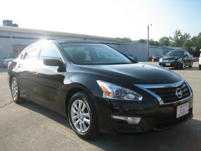 2013 Nissan Altima Pickupslt Quad Cab SWB 4WD 4x4 Truck