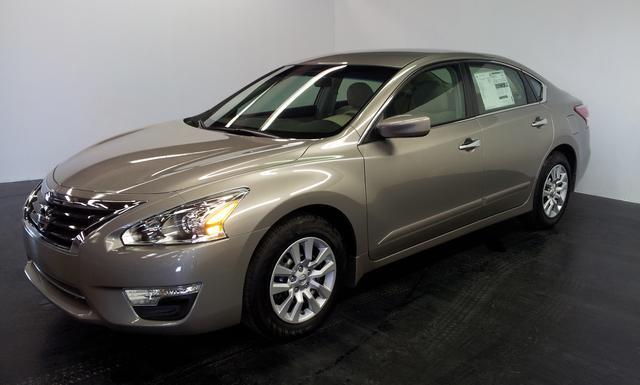 2013 Nissan Altima Pickupslt Quad Cab SWB 4WD 4x4 Truck