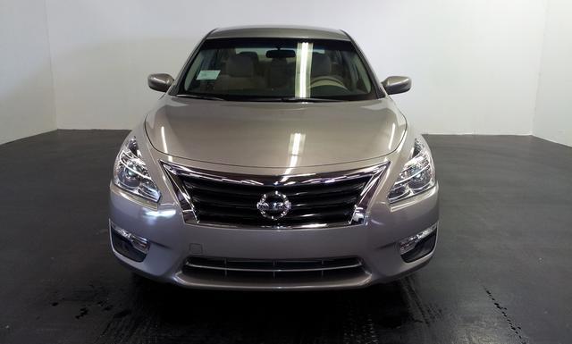 2013 Nissan Altima Pickupslt Quad Cab SWB 4WD 4x4 Truck