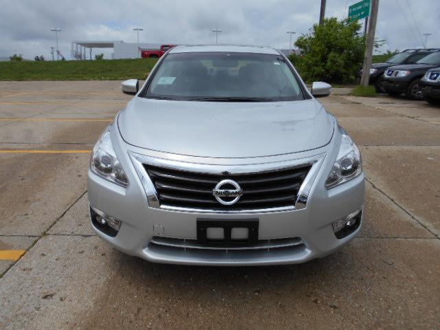 2013 Nissan Altima ST Pickup 4D 5 1/2 Ft