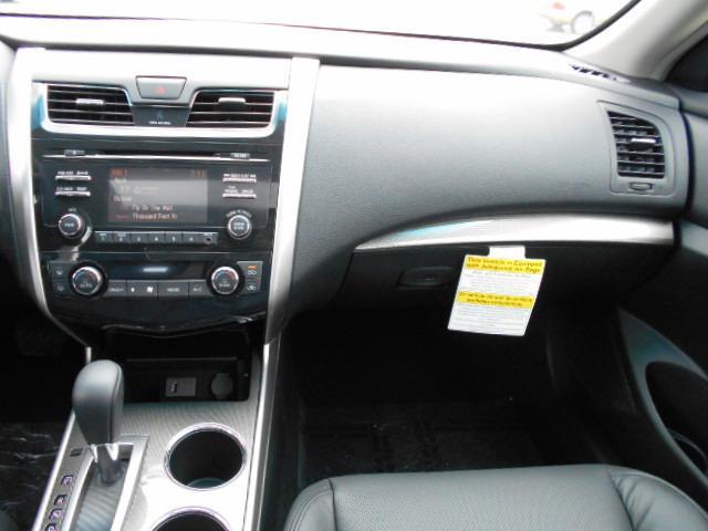 2013 Nissan Altima ST Pickup 4D 5 1/2 Ft