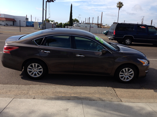 2013 Nissan Altima Pickupslt Quad Cab SWB 4WD 4x4 Truck