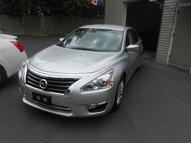 2013 Nissan Altima Pickupslt Quad Cab SWB 4WD 4x4 Truck