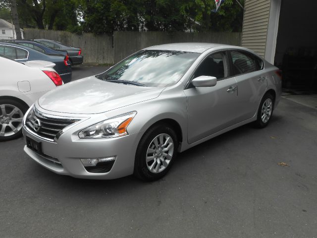 2013 Nissan Altima Pickupslt Quad Cab SWB 4WD 4x4 Truck