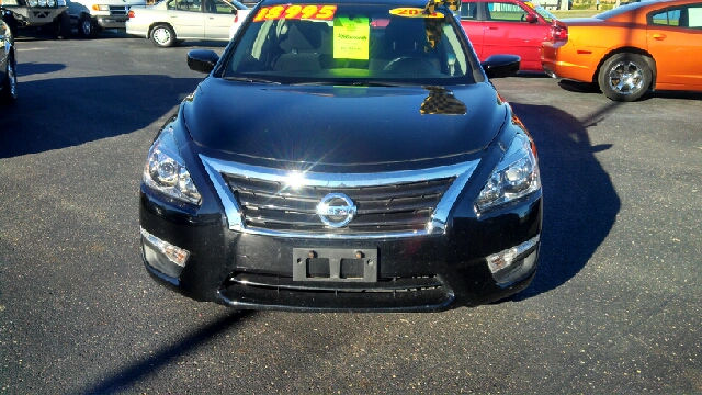 2013 Nissan Altima Pickupslt Quad Cab SWB 4WD 4x4 Truck