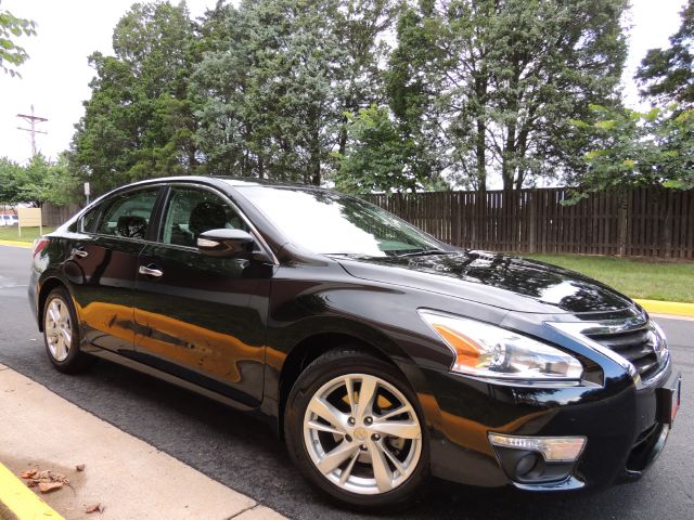 2013 Nissan Altima Crew-short-slt-classic-6.6l Diesel-4wd-1 Owner