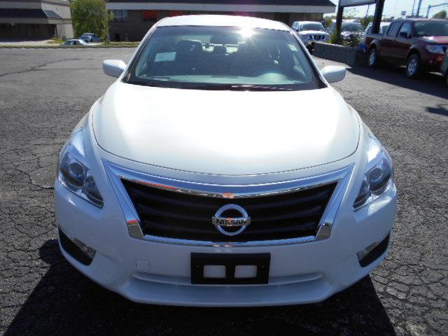 2013 Nissan Altima Pickupslt Quad Cab SWB 4WD 4x4 Truck