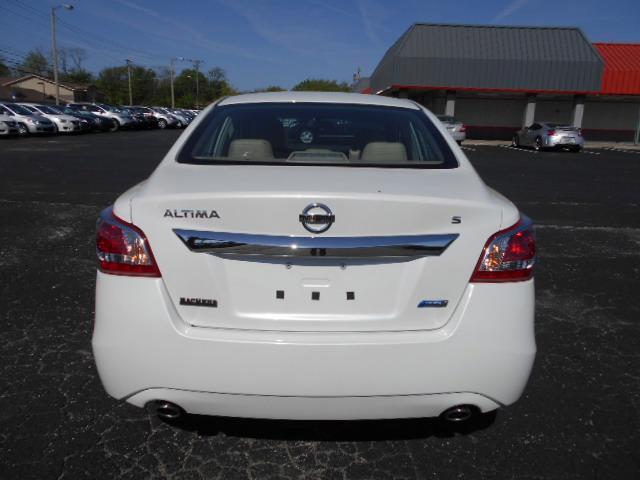 2013 Nissan Altima Pickupslt Quad Cab SWB 4WD 4x4 Truck