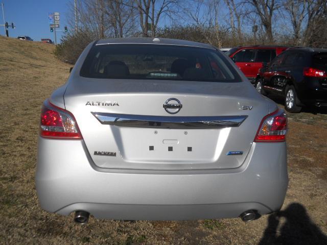 2013 Nissan Altima Crew-short-slt-classic-6.6l Diesel-4wd-1 Owner