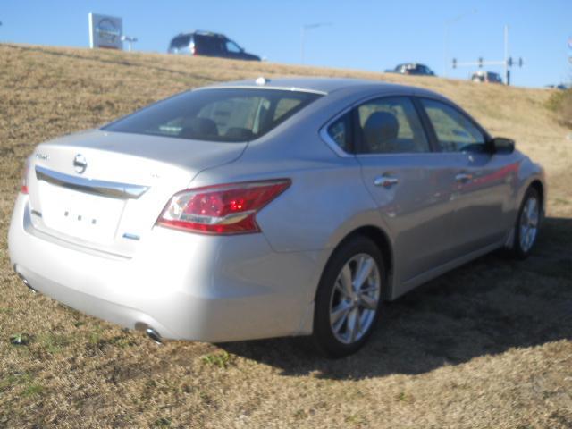 2013 Nissan Altima Crew-short-slt-classic-6.6l Diesel-4wd-1 Owner