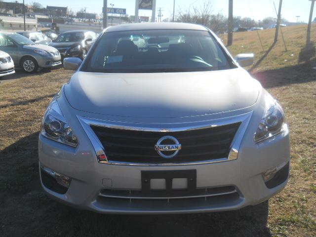 2013 Nissan Altima Crew-short-slt-classic-6.6l Diesel-4wd-1 Owner