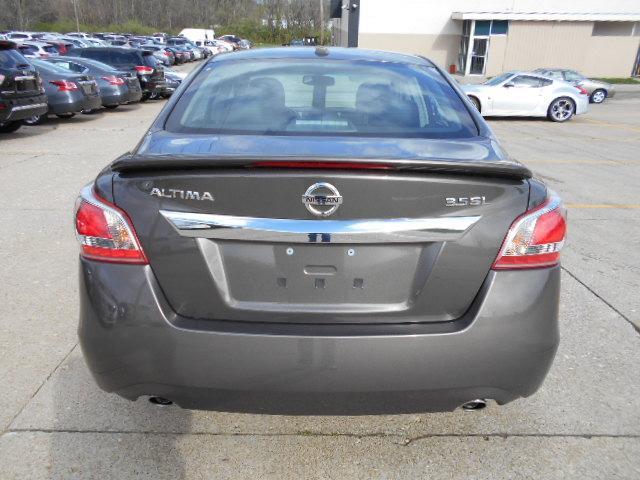 2013 Nissan Altima ST Pickup 4D 5 1/2 Ft