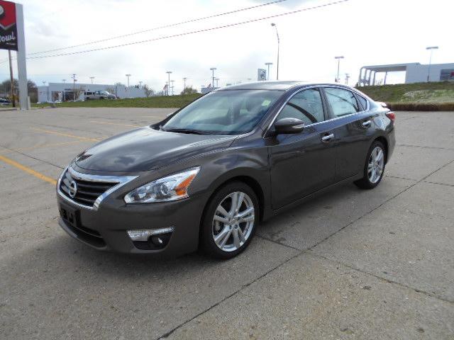 2013 Nissan Altima ST Pickup 4D 5 1/2 Ft