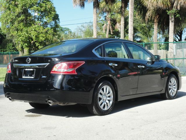 2013 Nissan Altima GS-R