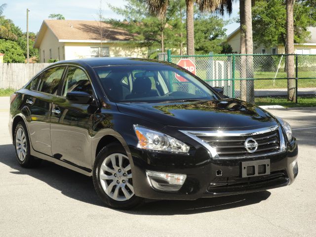 2013 Nissan Altima GS-R