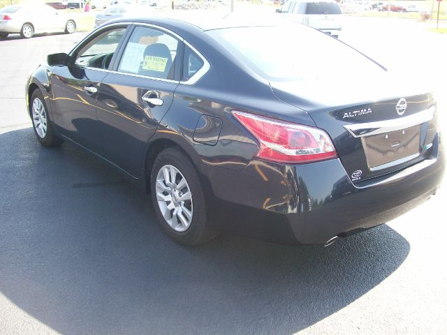 2013 Nissan Altima Pickupslt Quad Cab SWB 4WD 4x4 Truck